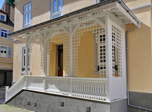 Hauseingang - Zauberhafte, kernsanierte Altbauwohnung in Innenstadtlage