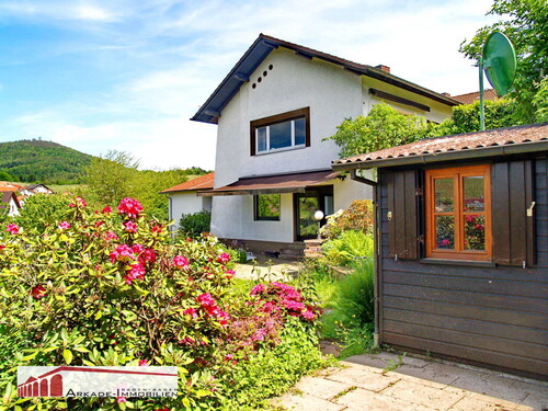 Grillplatz mit Gartenhütte - 