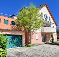 Luxuriöses Wohnhaus mit vermieteter Hausarztpraxis - Ottersweier