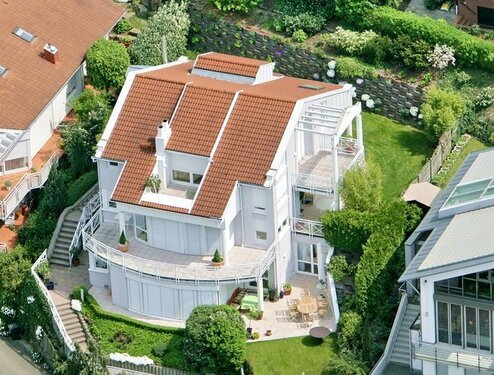 Aussenansicht - Exklusives Einfamilienhaus mit ELW in Traumlage