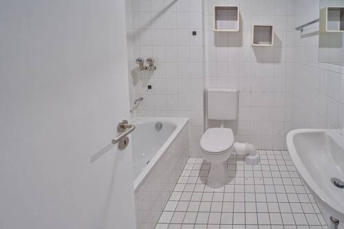 Badezimmer mit Wanne - 