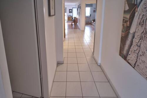 Flur - Etagenwohnung mit 88,00 m&sup2; in Dreieich zum Kaufen