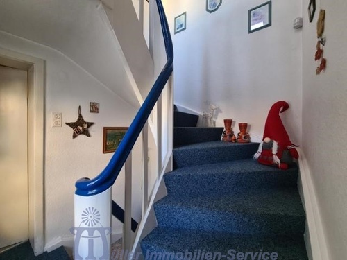 Treppe zum 2. OG. - 