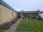 Vorderansicht - Gepflegter Winkelbungalow in schöner Ortsrandlage von Homburg