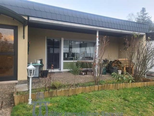 überdachte Terrasse - 4 Zimmer Bungalow in Homburg