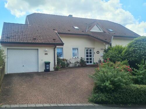 Vorderansicht - 11 Zimmer Einfamilienhaus zum Kaufen in Neunkirchen