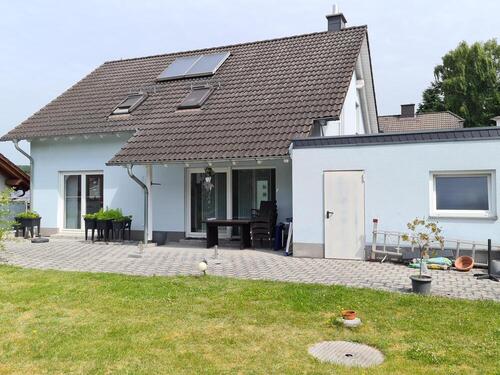 Foto 1_Rückansicht - Modernes lichtdurchflutetes Einfamilienhaus in Topwohnlage von Bexbach