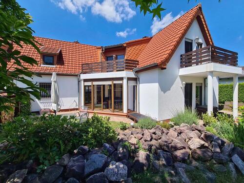 Rückansicht - 7 Zimmer sonstige Haustypen zum Kaufen in Homburg
