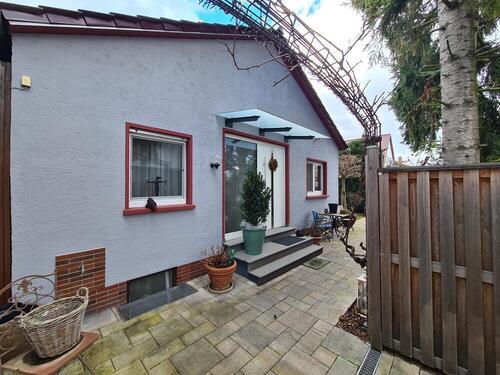 Foto 4_Hauseingang - Bungalow mit 101,00 m&sup2; in Lampertheim zum Kaufen