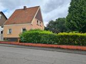 Foto 2_Vorderansicht - 6 Zimmer Einfamilienhaus zum Kaufen in Bexbach