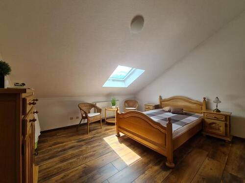 Foto 25_Schlafzimmer DG - 