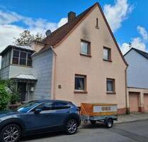 Großes gepflegtes Einfamilienhaus mit 3 Garagen - Bexbach