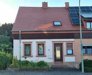 Hübsch renoviertes Einfamilienhaus in schöner Ortsrandlage von Brücken