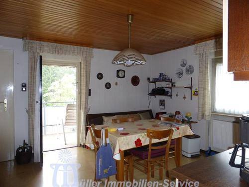 Küche mit Ausgang zum Balkon - 