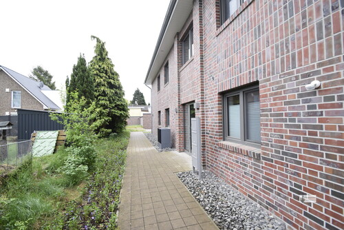 Zuwegung zur Haustür - 3 Zimmer Erdgeschoßwohnung zur Miete in Syke