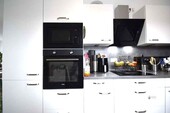 Backofen und Mikrowelle mit Kühl- Gefrierkombi - 