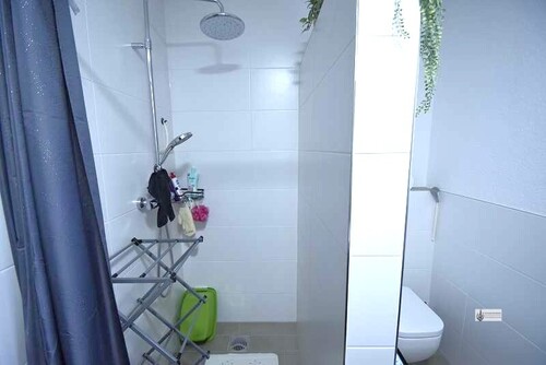 Regenschwalldusche im Bad - 