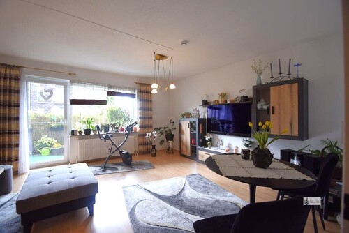 Wohnzimmer mit Terrassentür - 