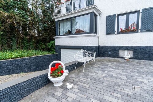 k-Hofseite mit Garagenzufahrt - 5 Zimmer Einfamilienhaus in Delmenhorst