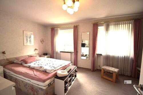 Großes Schlafzimmer im OG - 