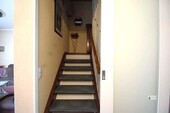 Treppe ins OG mit Schiebetür verschließbar - 