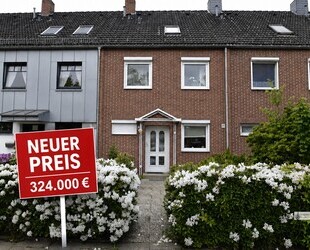 Solides Reihenmittelhaus Ideal für Familie mit 4 Personen auch für Home Office +EBK +Garage +Garten - Bremen