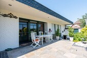 Überdachte Terrasse mit Lichtstrahlern - 
