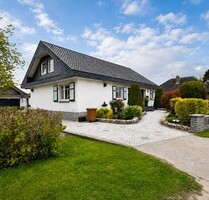 Ein Zuhause zum Verlieben Repräsentatives Einfamilienhaus mit traumhaftem Garten, Wellness + Garage - Syke Heiligenfelde, Niedersachsen