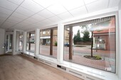 Verkaufsraum_und_Schaufensterfläche_links - 