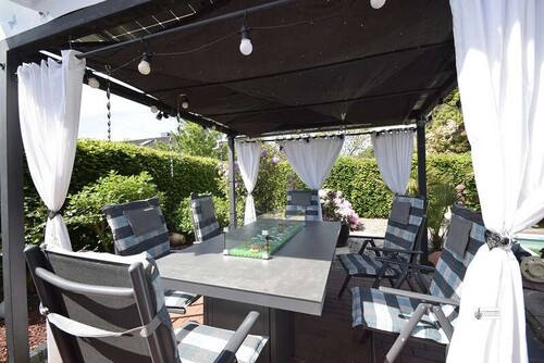 Pergola mit Sitzgruppe - 