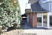 Blick ins Carport von Terrassenseite - 