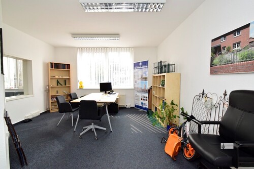 Besprechungsraum hinter dem Empfangsflur - 
