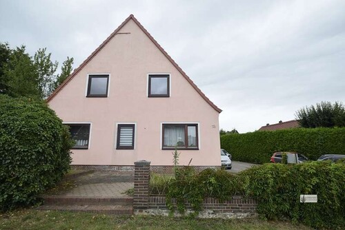 Giebelseite nach Osten - 3 Zimmer Etagenwohnung zur Miete in Syke