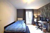 Schlafzimmer 2 mit Doppelflügeltür - 