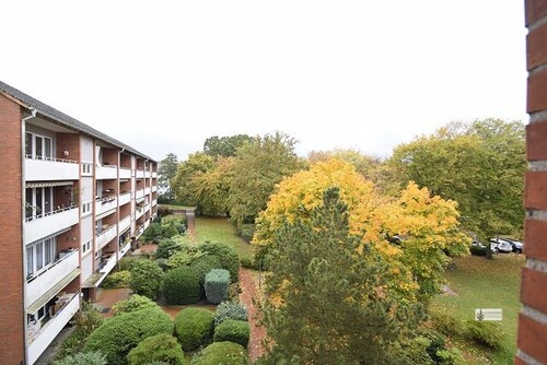 Blick vom Balkon zum Parkplatz - 