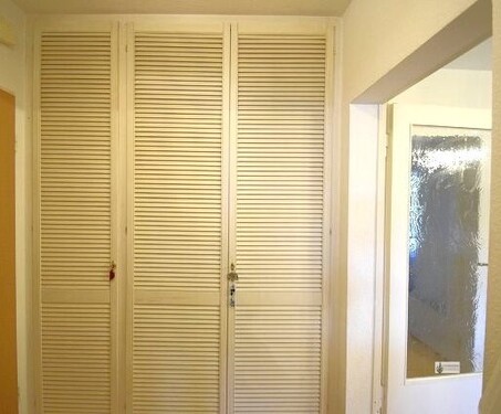 Einbauschrank für Garderobe vor dem Wohnzimmer - 