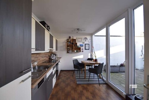 10 Einbauküche mit Zugang zum Atrium - 