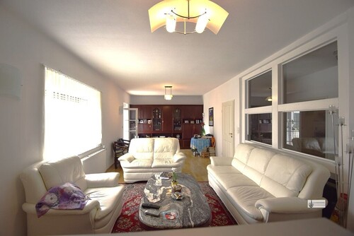 k-Wohnzimmer mit Terrassentür - 