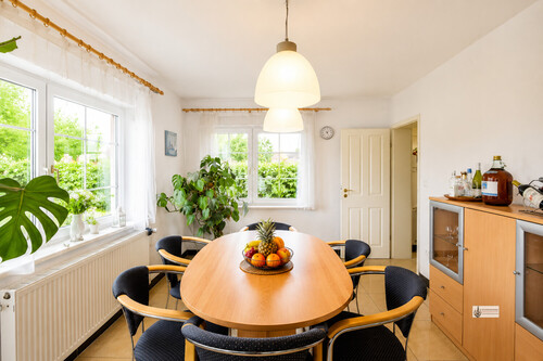 Esszimmer direkt neben der Küche - 