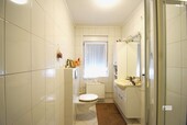 k-Badezimmer im EG mit Dusche - 