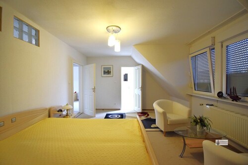 k-Schlafzimmer 3 mit eigenem Badzugang - 