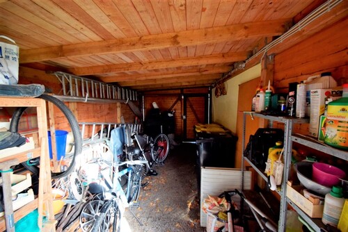 Geräteschuppen / Garage - 