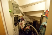 Sicherungskasten unter der Treppe + Stellfläche - 