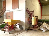 Material vor der Werkstatt - 
