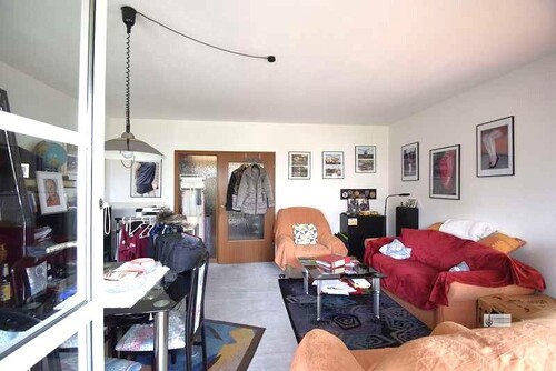 8. Blick ins Wohnzimmer - 