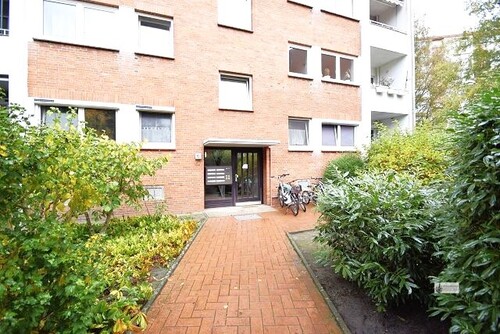 Zuwegung zum Haus - 3 Zimmer Etagenwohnung zum Kaufen in Bremen / Huchting