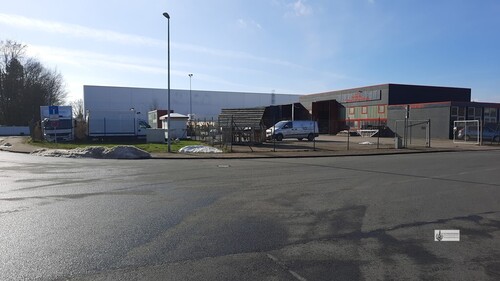 Eckgrundstück vor weißen Nebengebäude - Lagerhaus in Hoya zur Miete