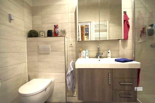 Badezimmer mit Dusche - 