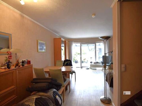  Blick ins Wohnzimmer mit Terrassentür - 