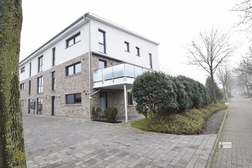 Nordwestseite mit Hofzufahrt - 2 Zimmer Etagenwohnung zur Miete in Weyhe